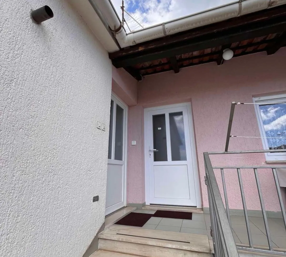 Apartments Mirijana Pula 0*,  Croatia