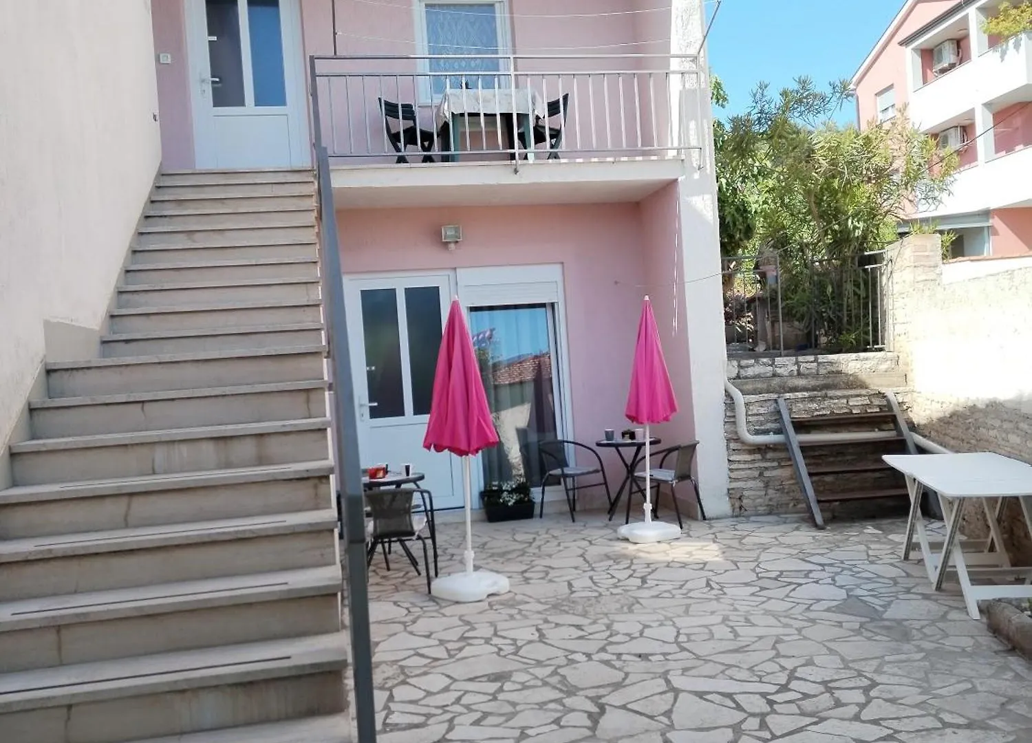 Apartments Mirijana Pula 0*,